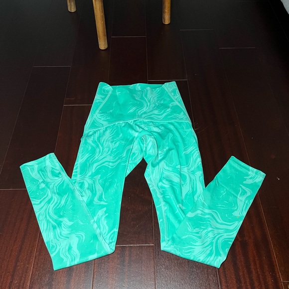 Gymshark Aqua Swirl Leggings - Picture 2 of 7